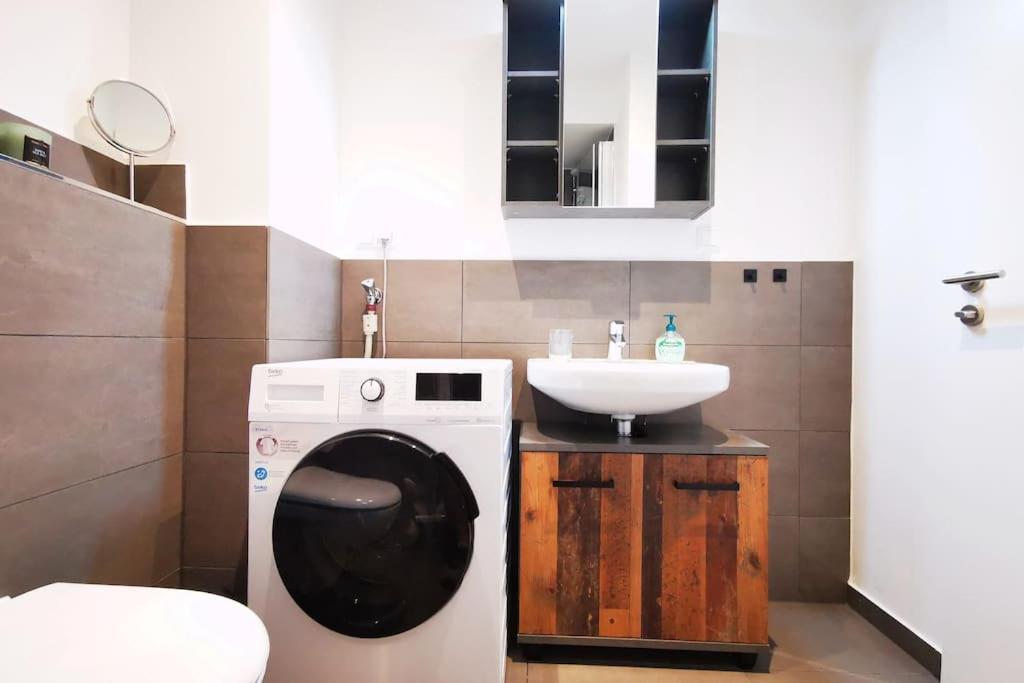 Hh 03 By Rockchair - Superhost Status - Modernes Apartment Mit Sonnigem Balkon & Premium Boxspringbetten In Winterhude - Hamburg Top Geheimtipp Екстер'єр фото